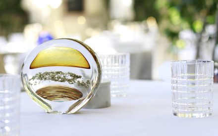 Œuvre en verre par Antoine Pierini - Restaurant étoilé Les Terraillers à Biot par Michaël Fulci