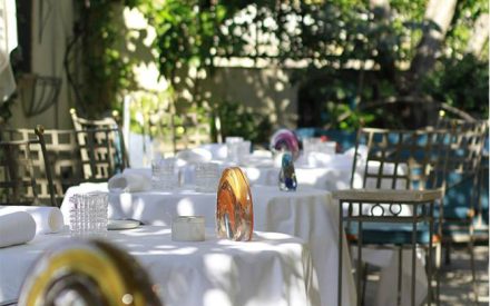 La terrasse - Restaurant étoilé Les Terraillers à Biot par Michaël Fulci